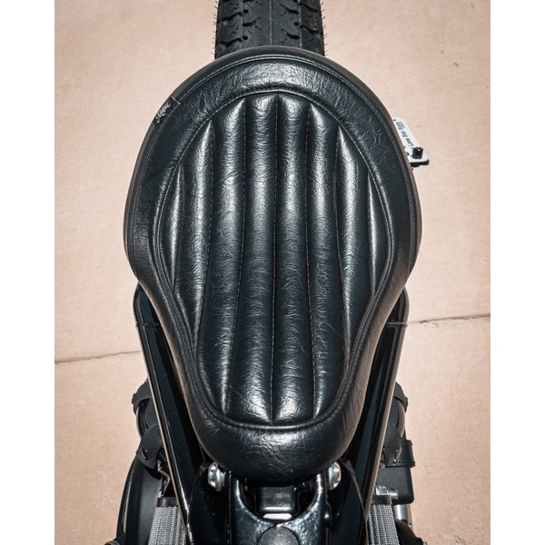 Motone Cobra Seat - Vertical Ribs - Triumph Bobber