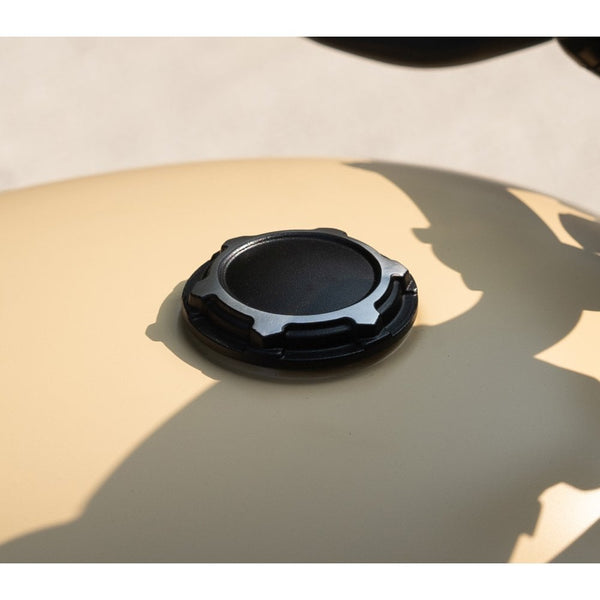 Motone TELSTAR Low Profile Gas Cap - CONTRAST BLACK POLISHED
